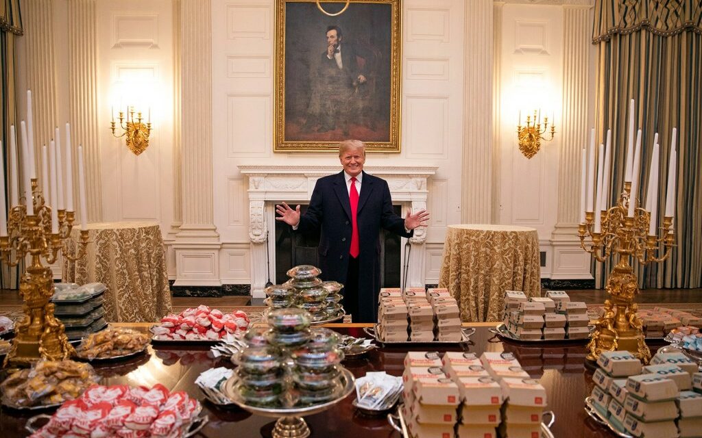 Stop eens met fakenews over Trump!