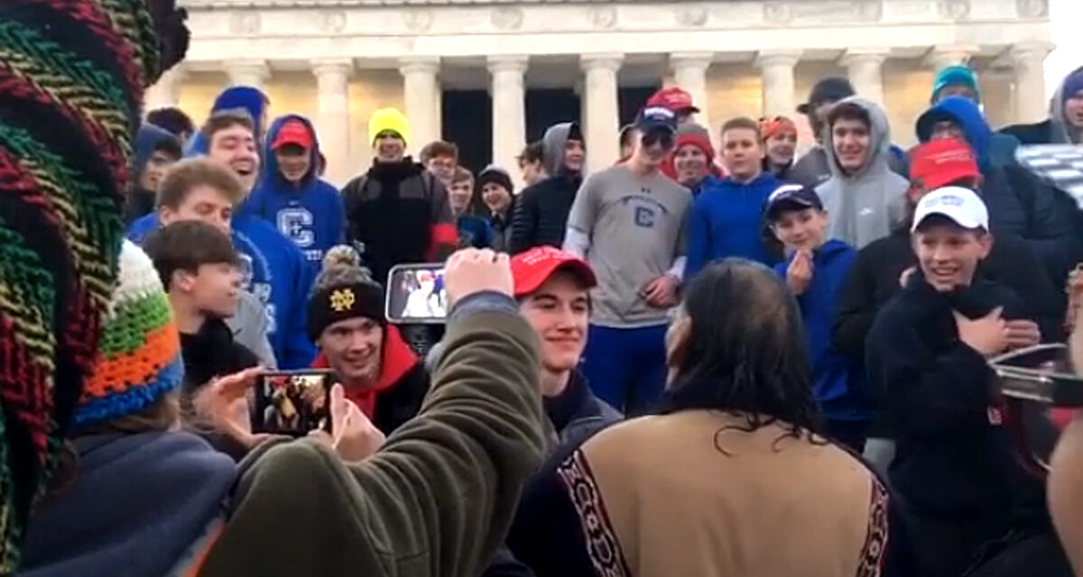 Mediagekte indiaan versus MAGA: het gevaar van verhalen