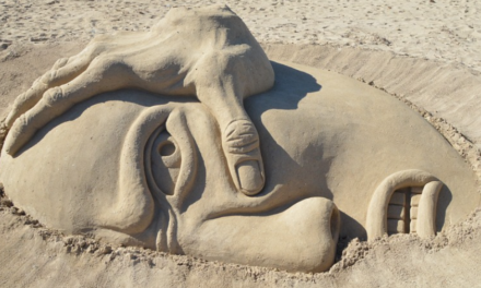 De zorgzame samenleving moet van één kant komen