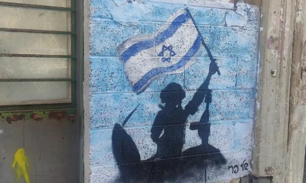 Voormalig verzetskrant Trouw is fout in deze oorlog